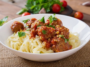 Linguine mit Fleischbällchen