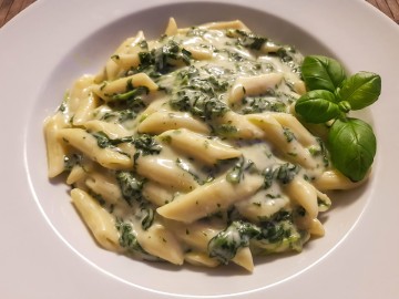 Penne Gorgonzola mit Spinat